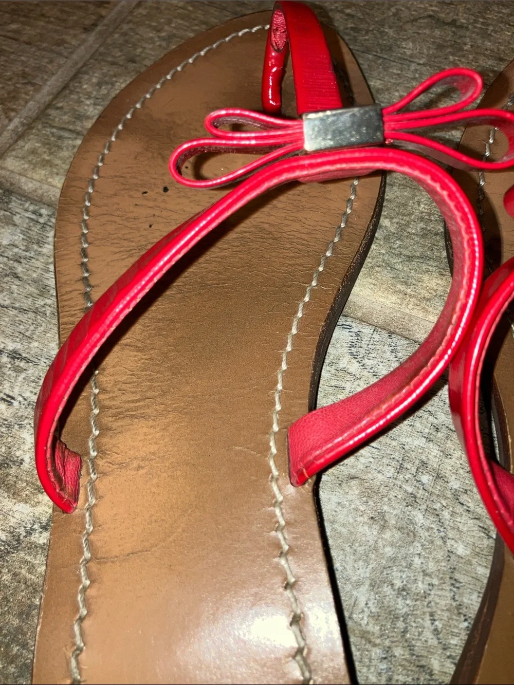 TORY BURCH LEIGHANNE THONG RED PATENT SANDAL